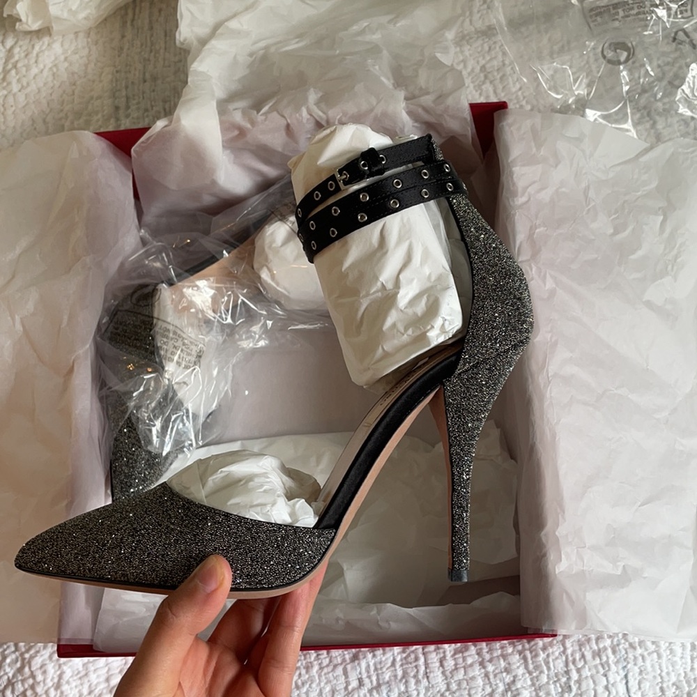 Valentino Garavani Glitter Ankle Wrap Pumps - Picture 7 of 17